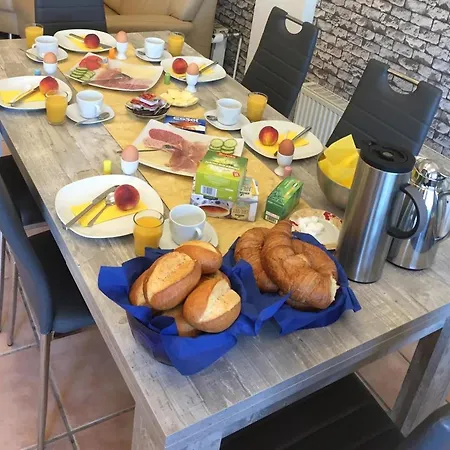 בית הארחה De Winter - - Apartmenthaus - Monteurzimmer קסטרופ-ראוקסל