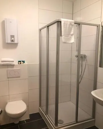 De Winter - - Apartmenthaus - Monteurzimmer Гостевой дом