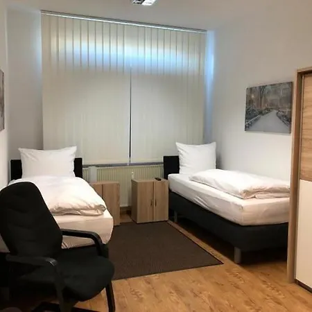De Winter - - Apartmenthaus - Monteurzimmer Penzion 3*