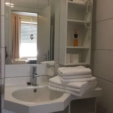 De Winter - - Apartmenthaus - Monteurzimmer Кастроп-Рауксель