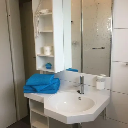 בית הארחה De Winter - - Apartmenthaus - Monteurzimmer