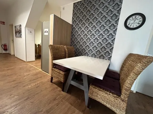 게스트하우스 De Winter - - Apartmenthaus - Monteurzimmer 3*