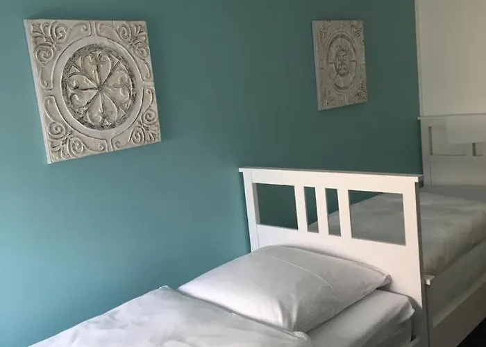 招待所 De Winter - - Apartmenthaus - Monteurzimmer 3*