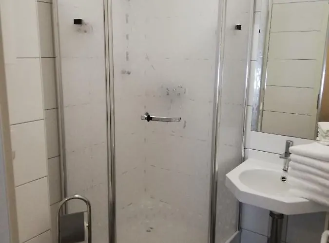 招待所 De Winter - - Apartmenthaus - Monteurzimmer